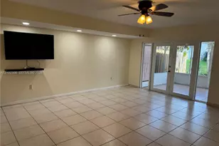 7033 NW 169th St, Hialeah, FL 33015 - Photo 5