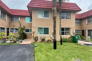 7033 NW 169th St, Hialeah, FL 33015 - Photo 1