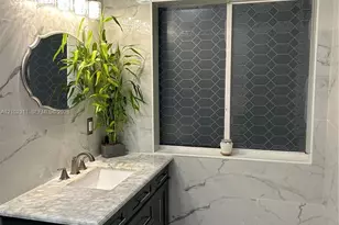 18859 NW 86th Ave, Hialeah, FL 33015 - Photo 21