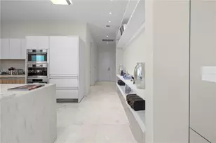 900 Brickell Key Blvd, Miami, FL 33131 - Photo 11