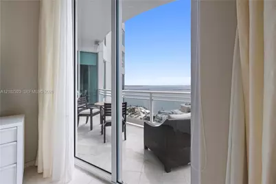 900 Brickell Key Blvd #3005, Miami, FL 33131 - Photo 21