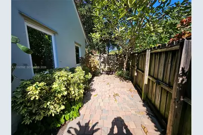 2016 NE 26th Dr, Wilton Manors, FL 33306 - Photo 41