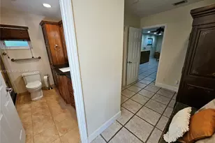2016 NE 26th Dr, Wilton Manors, FL 33306 - Photo 17