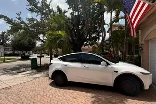 7716 NW 113th Ave, Doral, FL 33178 - Photo 5