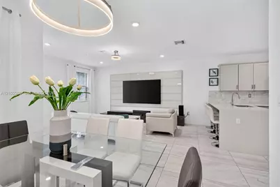 121 SW 170th Ave, Pembroke Pines, FL 33027 - Photo 11