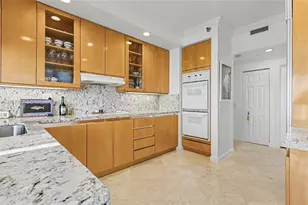 21150 NE 38th Ave, Aventura, FL 33180 - Photo 35