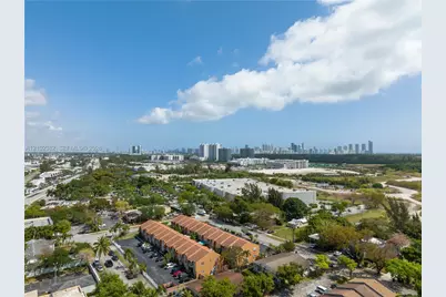 13899 Biscayne Blvd #1502, North Miami Beach, FL 33181 - Photo 3