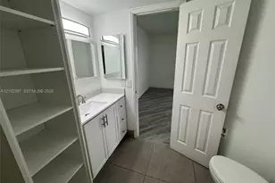 9419 Fontainebleau Blvd, Miami, FL 33172 - Photo 23