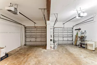 20205 W Oak Haven Cir, Miami, FL 33179 - Photo 33