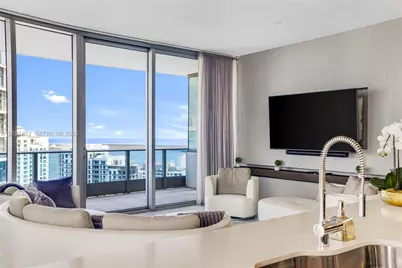 200 Biscayne Boulevard Way #4401, Miami, FL 33131 - Photo 7