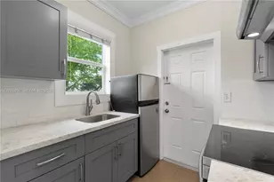 2431 Biscayne Blvd, Miami, FL 33137 - Photo 11