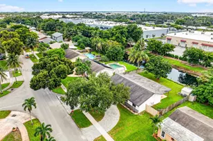 8500 NW 3rd St, Pembroke Pines, FL 33024 - Photo 43