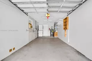 8500 NW 3rd St, Pembroke Pines, FL 33024 - Photo 27