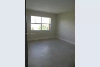 17901 NW 68th Ave #R207, Hialeah, FL 33015 - Photo 9