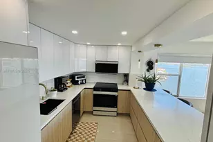 11111 Biscayne Blvd, Miami, FL 33181 - Photo 9