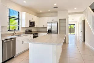 25303 SW 107th Ct, Homestead, FL 33032 - Photo 3