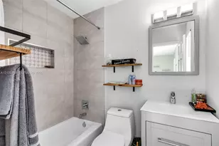 302 NW 100th St, Miami, FL 33150 - Photo 23