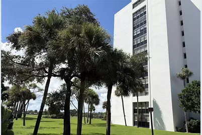 356 Golfview Rd #305, North Palm Beach, FL 33408 - Photo 3