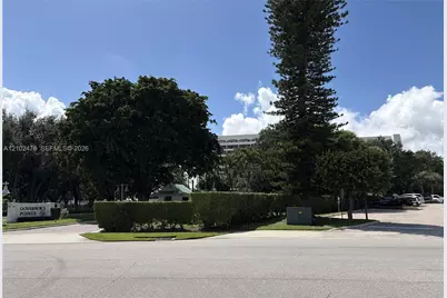 356 Golfview Rd #305, North Palm Beach, FL 33408 - Photo 1