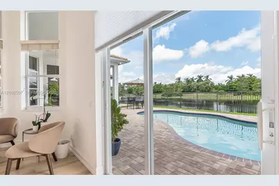 1378 Victoria Isle Dr, Weston, FL 33327 - Photo 21