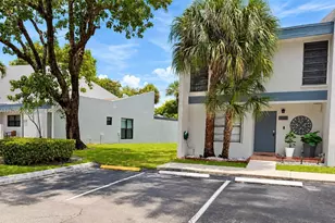 9251 NW 14th Ct, Pembroke Pines, FL 33024 - Photo 3