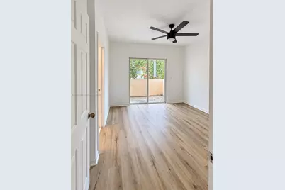 305 S Santa Catalina Cir, North Lauderdale, FL 33068 - Photo 9