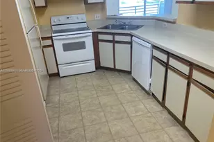 3401 NW 44th St, Oakland Park, FL 33309 - Photo 13