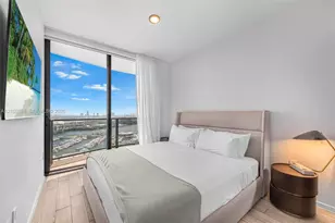398 NE 5th St, Miami, FL 33132 - Photo 15