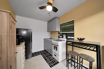 20106 NW 32nd Pl #1B, Miami Gardens, FL 33056 - Photo 1