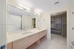 16385 Biscayne Blvd, North Miami Beach, FL 33160 - Photo 13