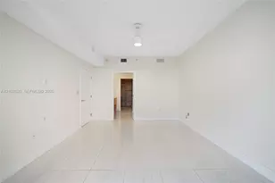 16385 Biscayne Blvd, North Miami Beach, FL 33160 - Photo 11