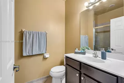 8894 W 34th Ave, Hialeah, FL 33018 - Photo 45