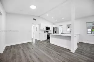 1018 NE 7th St, Hallandale Beach, FL 33009 - Photo 17