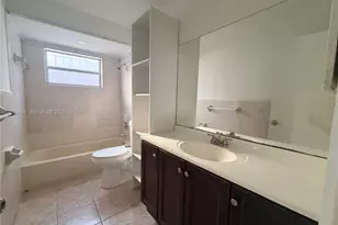 8218 Southampton Dr, Miramar, FL 33025 - Photo 13