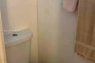 1911 SW 87th Ave, Davie, FL 33324 - Photo 17
