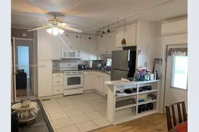 1911 SW 87th Ave #0, Davie, FL 33324 - Photo 5