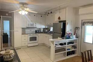 1911 SW 87th Ave, Davie, FL 33324 - Photo 5