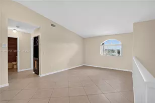 6989 W 36th Ave, Hialeah, FL 33018 - Photo 39