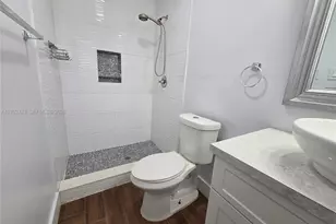 7761 NW 41st St, Davie, FL 33024 - Photo 23