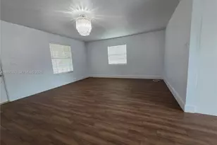 7761 NW 41st St, Davie, FL 33024 - Photo 9