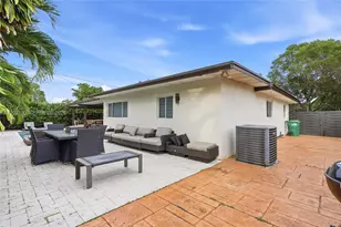 13996 Lake Lure Ct, Miami Lakes, FL 33014 - Photo 31
