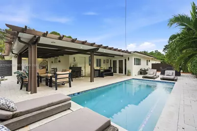 13996 Lake Lure Ct, Miami Lakes, FL 33014 - Photo 27