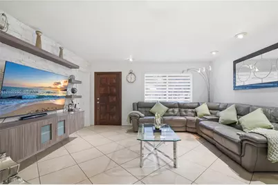13996 Lake Lure Ct, Miami Lakes, FL 33014 - Photo 5