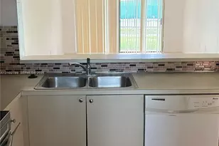 10253 NW 9th St Circle, Miami, FL 33172 - Photo 5