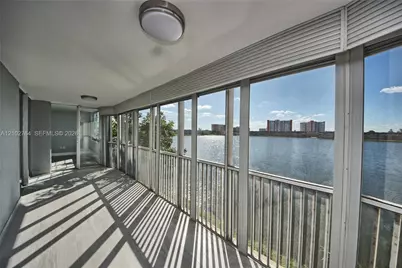 1660 NE 191st St #309-1, Miami, FL 33179 - Photo 21