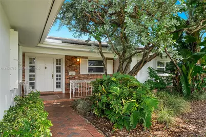 12805 Maple Rd, North Miami, FL 33181 - Photo 5