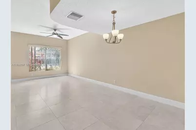 60 Key West Ct #60, Weston, FL 33326 - Photo 11