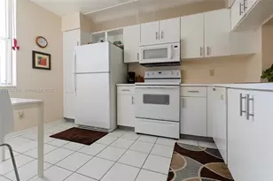 10368 NW 24th Pl, Sunrise, FL 33322 - Photo 7