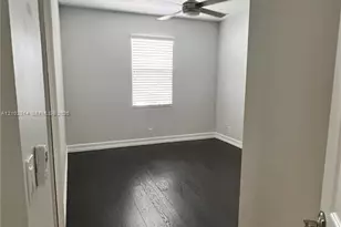 1532 NE 36th St, Oakland Park, FL 33334 - Photo 9