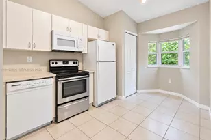 970 NE 34th Ave, Homestead, FL 33033 - Photo 3